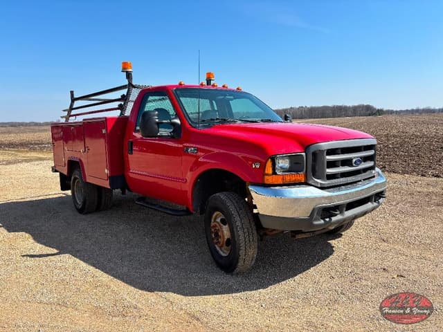Image of Ford F-350 equipment image 1