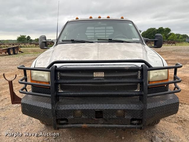 Image of Ford F-350 equipment image 1
