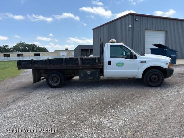 Image of Ford F-350 equipment image 3