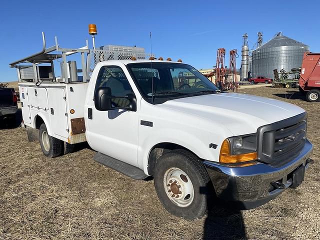 Image of Ford F-350 equipment image 1