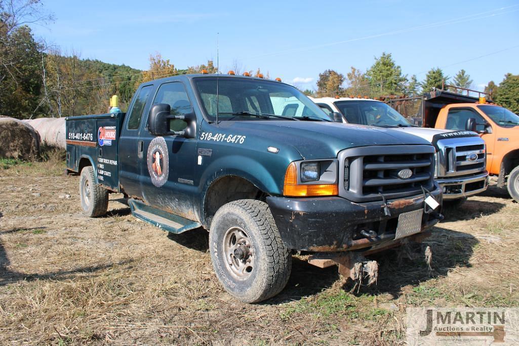 Image of Ford F-350 Primary image