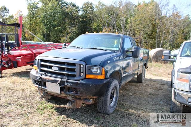 Image of Ford F-350 equipment image 1