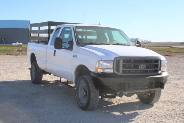 Image of Ford F-350 equipment image 2