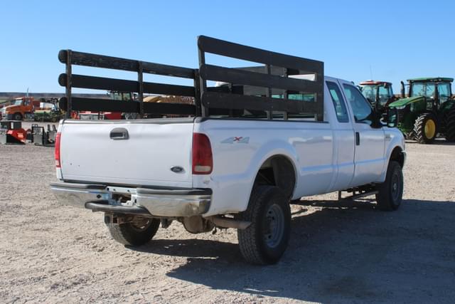 Image of Ford F-350 equipment image 4