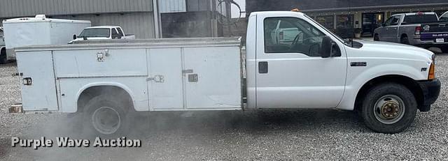 Image of Ford F-350 equipment image 3