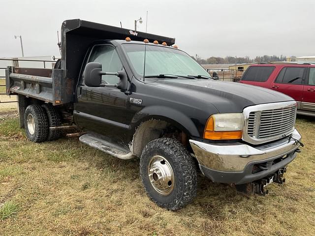 Image of Ford F-350 equipment image 1