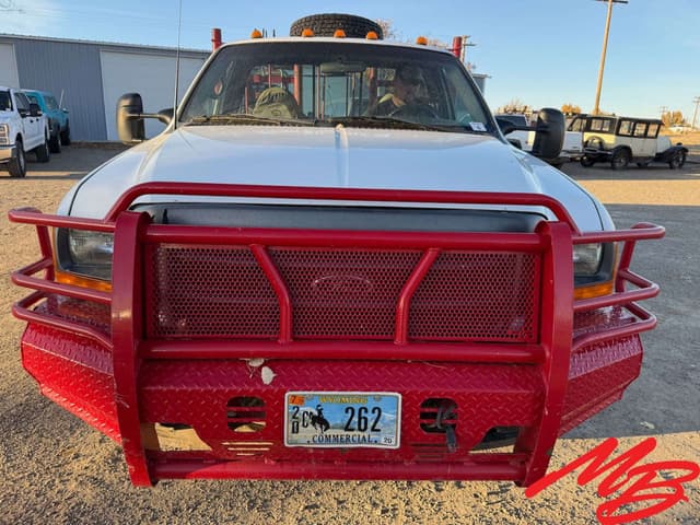 Image of Ford F-350 equipment image 1