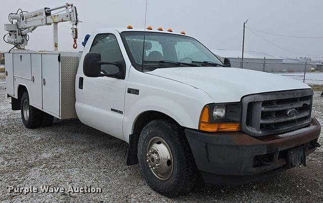 Image of Ford F-350 equipment image 2