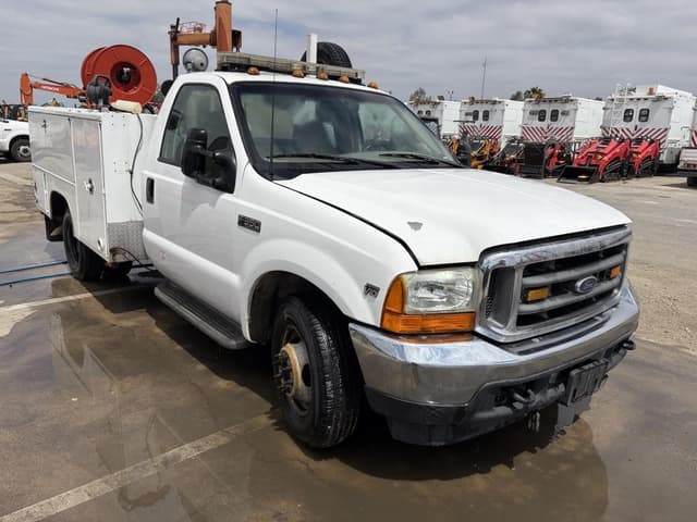 Image of Ford F-350 equipment image 1