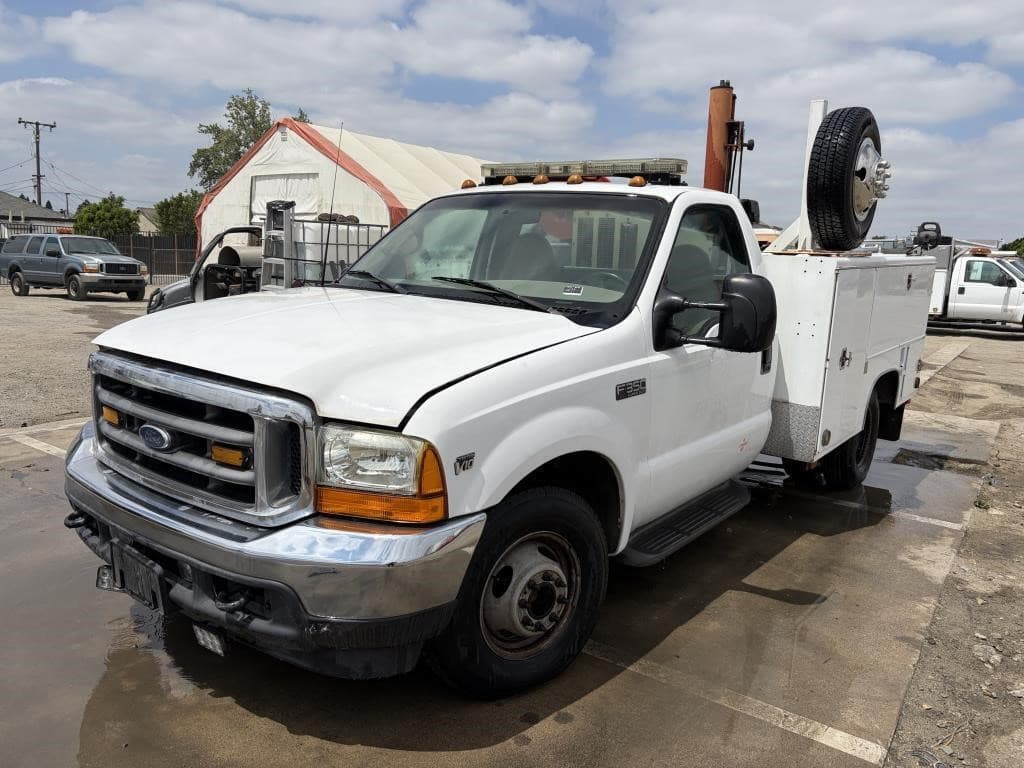 Image of Ford F-350 Primary image