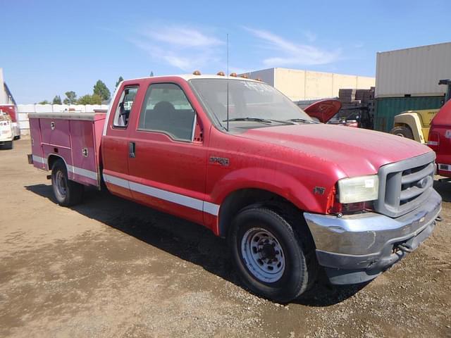 Image of Ford F-350 equipment image 1