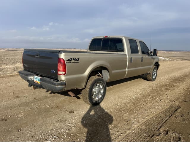 Image of Ford F-350 equipment image 4