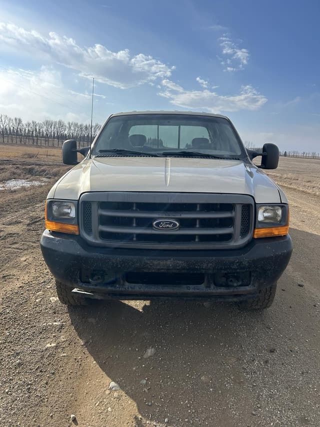 Image of Ford F-350 equipment image 1