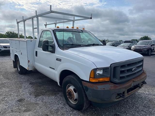 Image of Ford F-350 equipment image 3