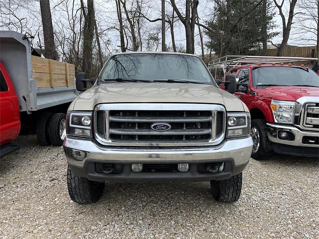 Image of Ford F-350 equipment image 1