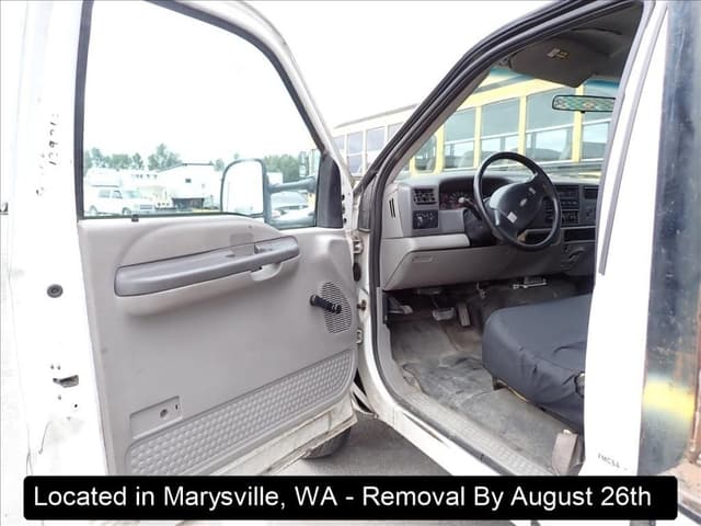 Image of Ford F-450 equipment image 4