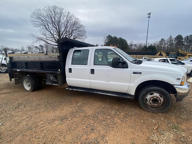 Image of Ford F-450 equipment image 2