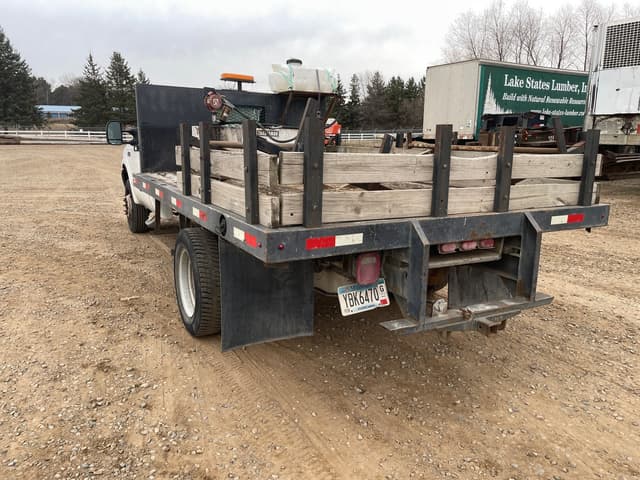 Image of Ford F-450 equipment image 2