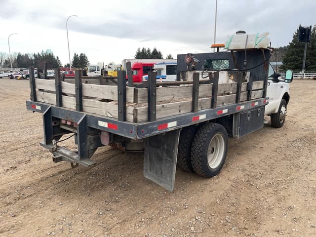 Image of Ford F-450 equipment image 4