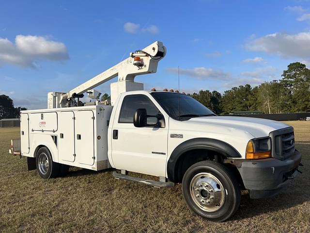 Image of Ford F-450 equipment image 3