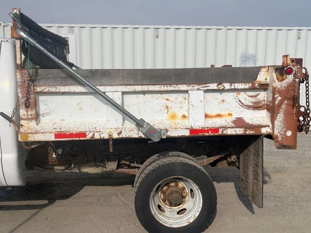 Image of Ford F-450 equipment image 4