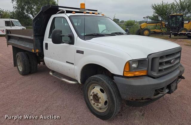 Image of Ford F-450 equipment image 2