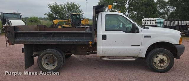 Image of Ford F-450 equipment image 3