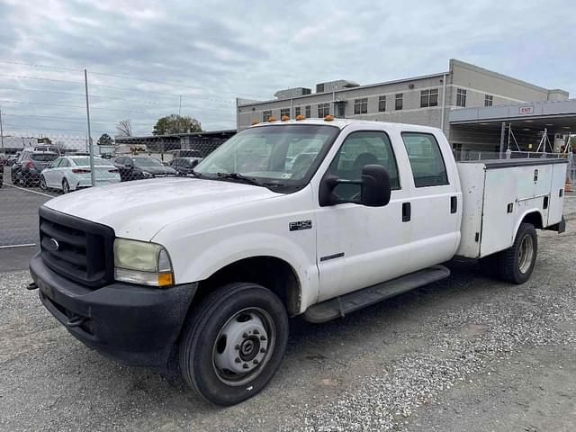 Image of Ford F-450 equipment image 3