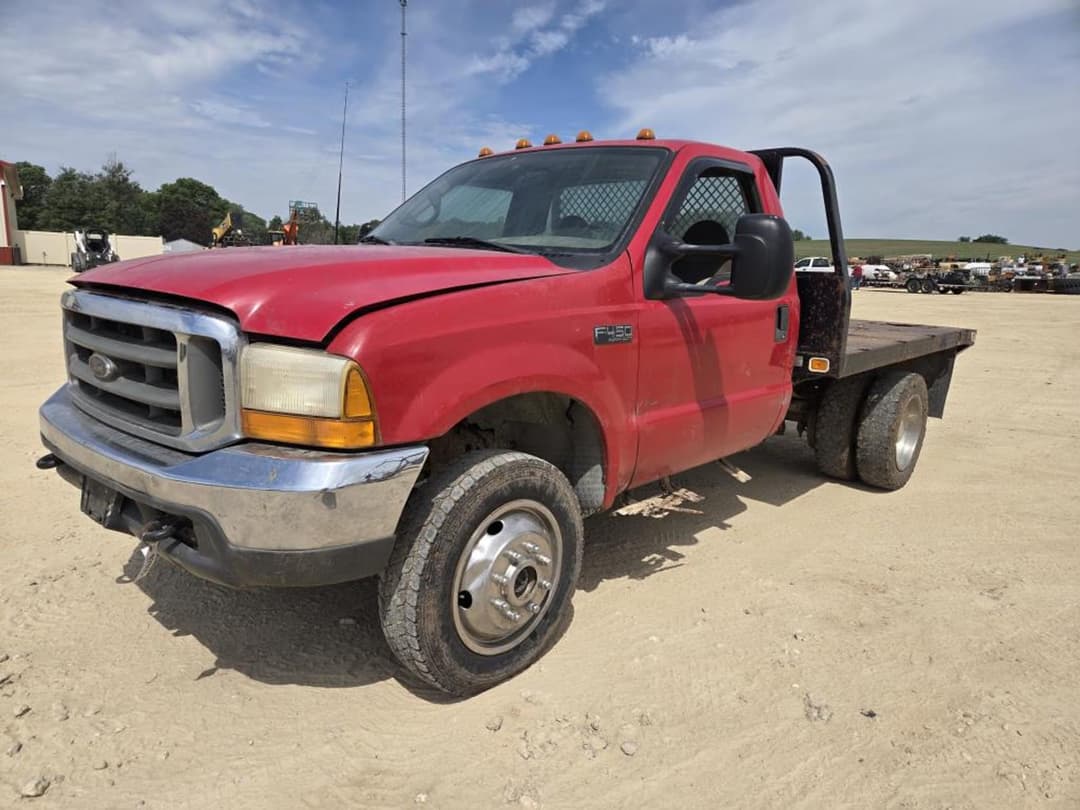 Image of Ford F-450 Primary image