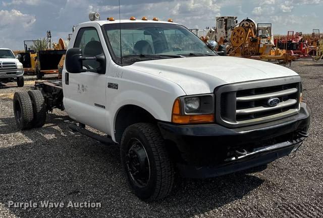 Image of Ford F-450 equipment image 2