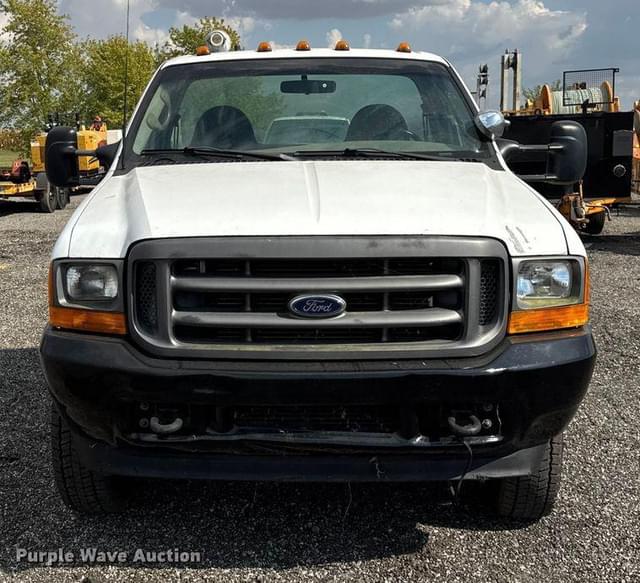 Image of Ford F-450 equipment image 1