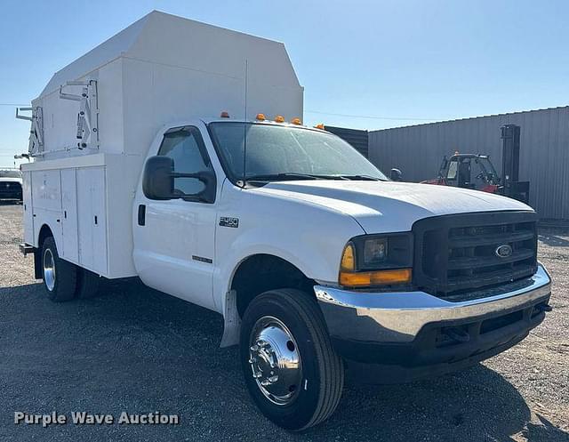 Image of Ford F-450 equipment image 2