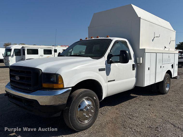 Image of Ford F-450 Primary image