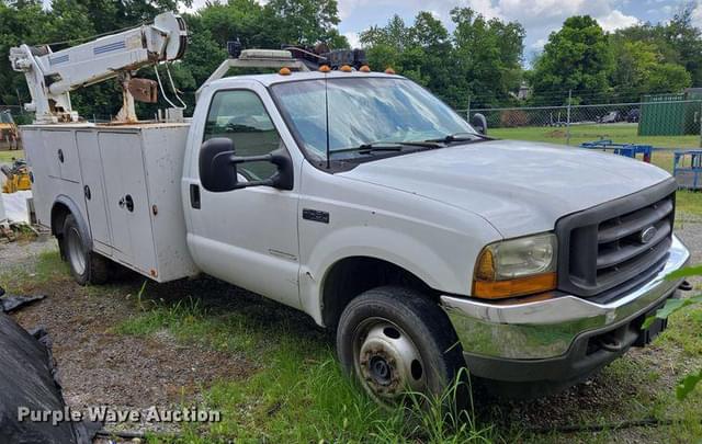 Image of Ford F-450 equipment image 2