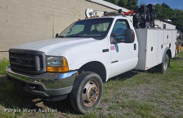 Image of Ford F-450 Primary image