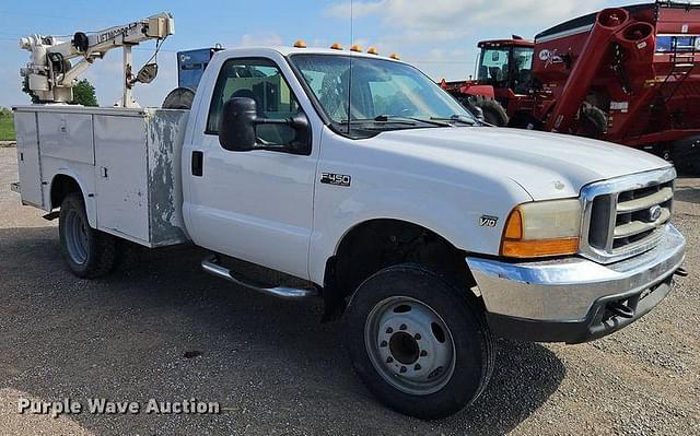 Image of Ford F-450 equipment image 2
