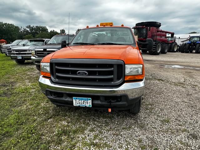 Image of Ford F-550 equipment image 3