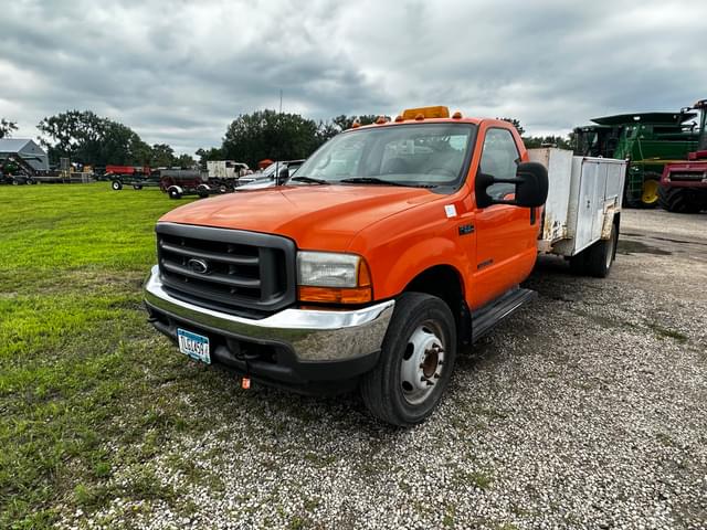Image of Ford F-550 equipment image 1