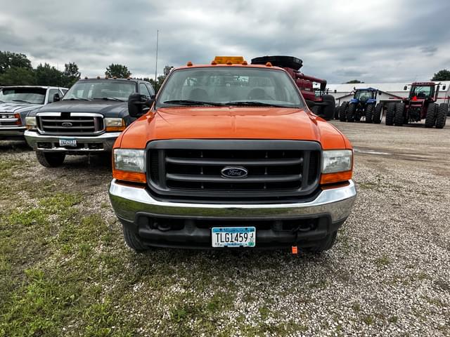 Image of Ford F-550 equipment image 2
