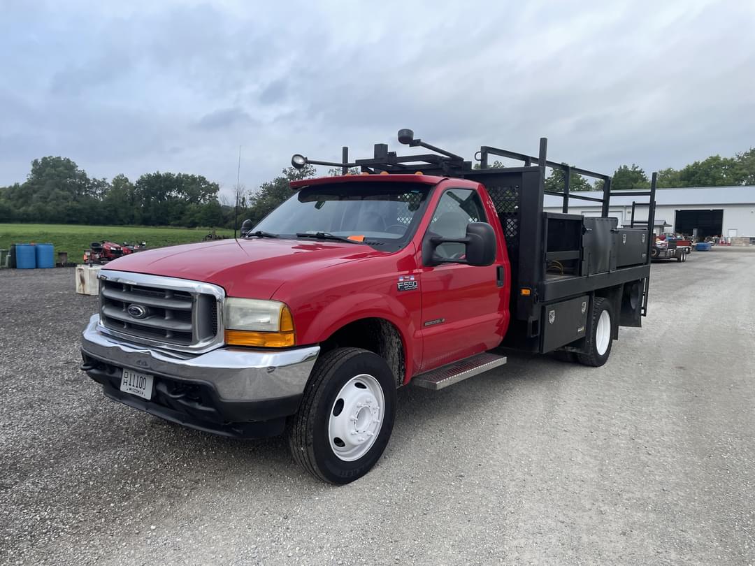 Image of Ford F-550 Primary image
