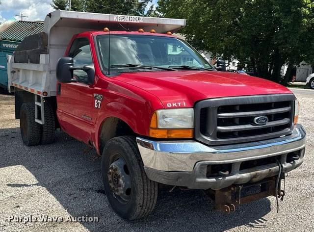 Image of Ford F-550 equipment image 2
