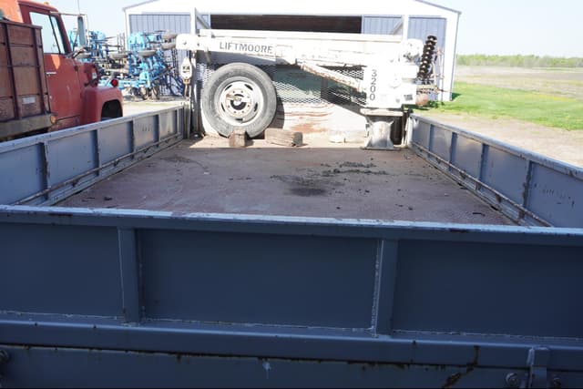 Image of Ford F-550 equipment image 4