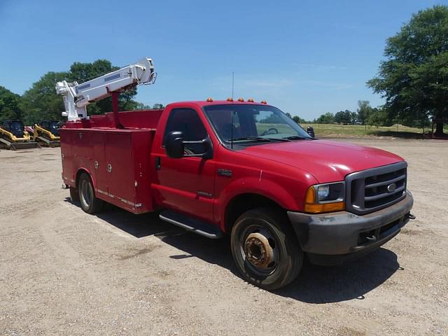 Image of Ford F-550 equipment image 1