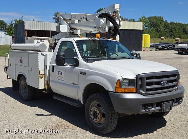 Image of Ford F-550 equipment image 2