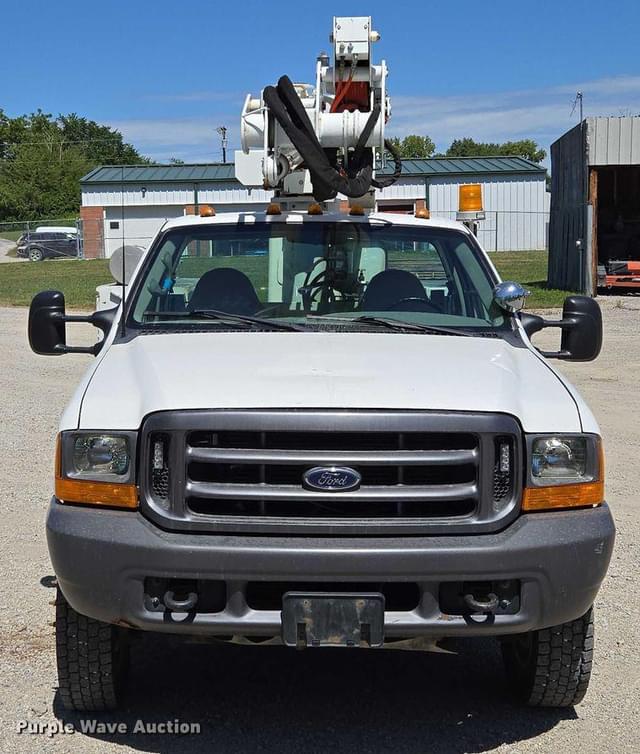 Image of Ford F-550 equipment image 1