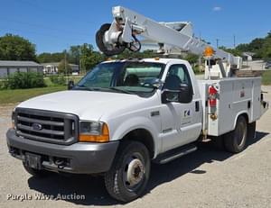 2001 Ford F-550 Image