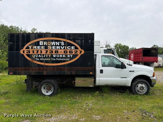 Image of Ford F-550 equipment image 2