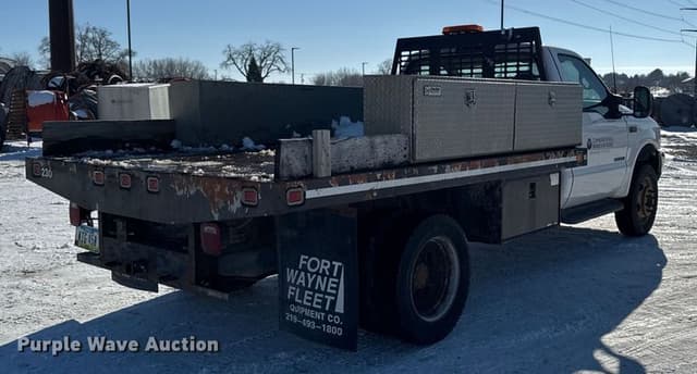 Image of Ford F-550 equipment image 4