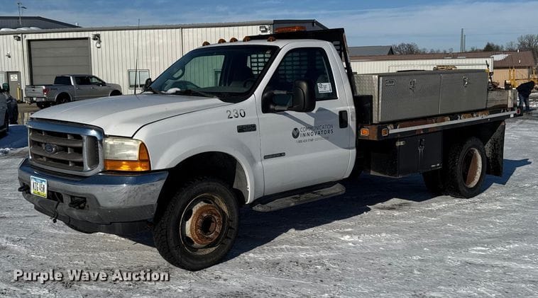 2001 Ford F-550 Equipment Image0