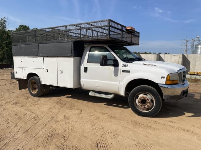 Image of Ford F-550 equipment image 2